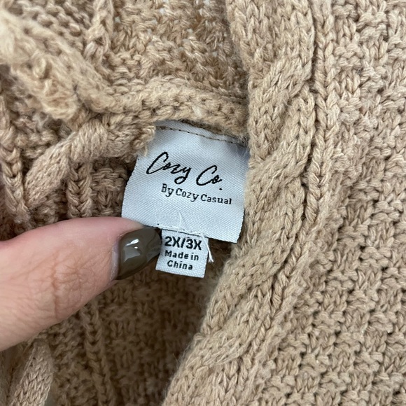 Cozy Company knitted sweater with open back 2x-3x - Picture 6 of 8